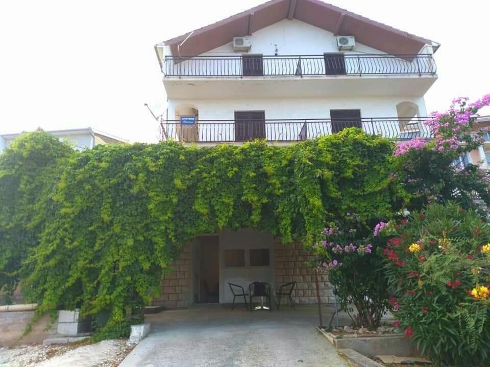 Apartmani Ruzmarin - Seget Donji, Trogir Exterior foto